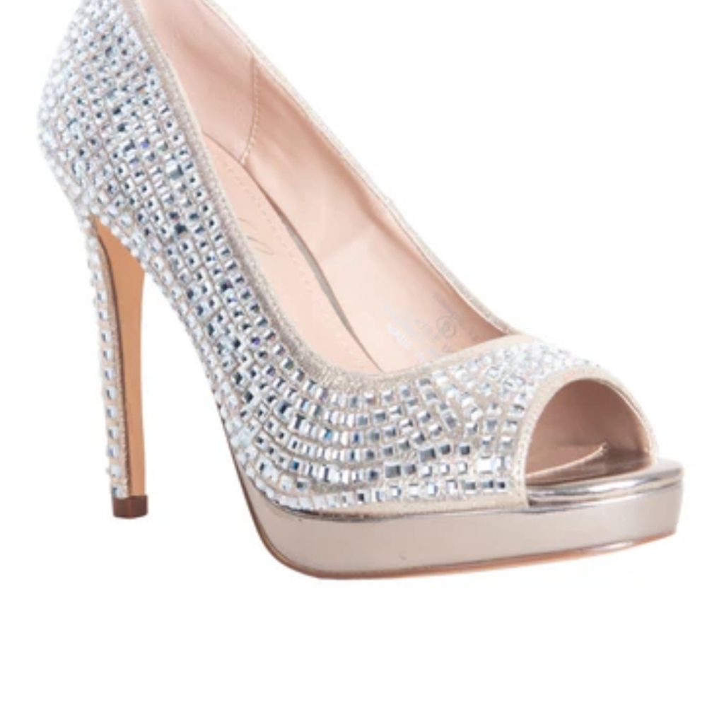 LAUREN LORRAINE CANDIE CRYSTAL EMBELLISHED PEEP TOE PUMP IN SILVER SIZE 9